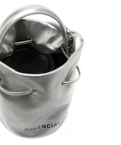( Positively Conscious ) Balenciaga 8110 SILVER Sac Seau Everyday XS Femme -Vente magasin Balenciaga 15920576 207b47e0 ab05 45b9 8dbb 6ee257ab0511 600