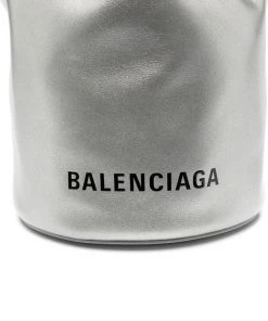 ( Positively Conscious ) Balenciaga 8110 SILVER Sac Seau Everyday XS Femme -Vente magasin Balenciaga 15920576 376e8b97 780f 400d a283 42cf2963ffa5 600