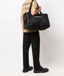 ( Positively Conscious ) Balenciaga Doudoune à Capuche Transformer Gym Bag Homme -Vente magasin Balenciaga 16580688 34755609 600