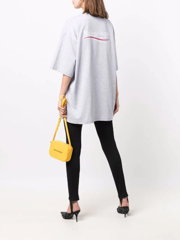 ( Positively Conscious ) Balenciaga T-shirt à Logo Imprimé 1379 HEATHER GR/WHITE/RED 5 ( Positively Conscious ) Balenciaga T-shirt à Logo Imprimé 1379 HEATHER GR/WHITE/RED – Image 3