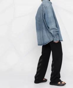 ( Positively Conscious ) Balenciaga Chemise En Jean à Logo Brodé 4200 LIGHT BLUE -Vente magasin Balenciaga 16911215 8af3c25e e9c2 4713 b0c9 4ea681ab34e3 600