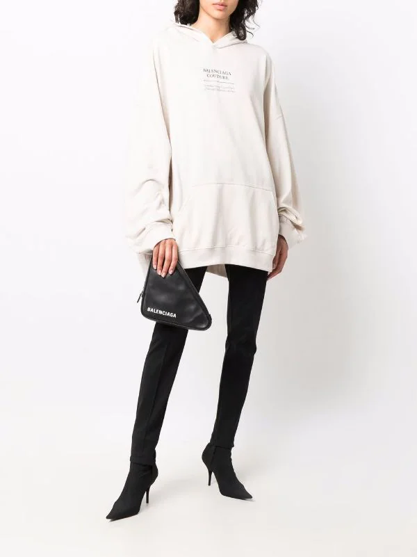 ( Positively Conscious ) Balenciaga 0905 CHALKY WHITE/BLACK W Hoodie à Logo Imprimé Femme 4 ( Positively Conscious ) Balenciaga 0905 CHALKY WHITE/BLACK W Hoodie à Logo Imprimé Femme – Image 2