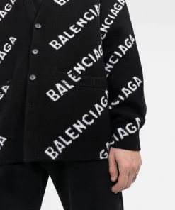 ( Positively Conscious ) Balenciaga 1070 BLACK/WHITE Cardigan à Logo Intarsia Homme -Vente magasin Balenciaga 17335855 59983487 2198 4b12 ad1c 435ac2a1247a 600