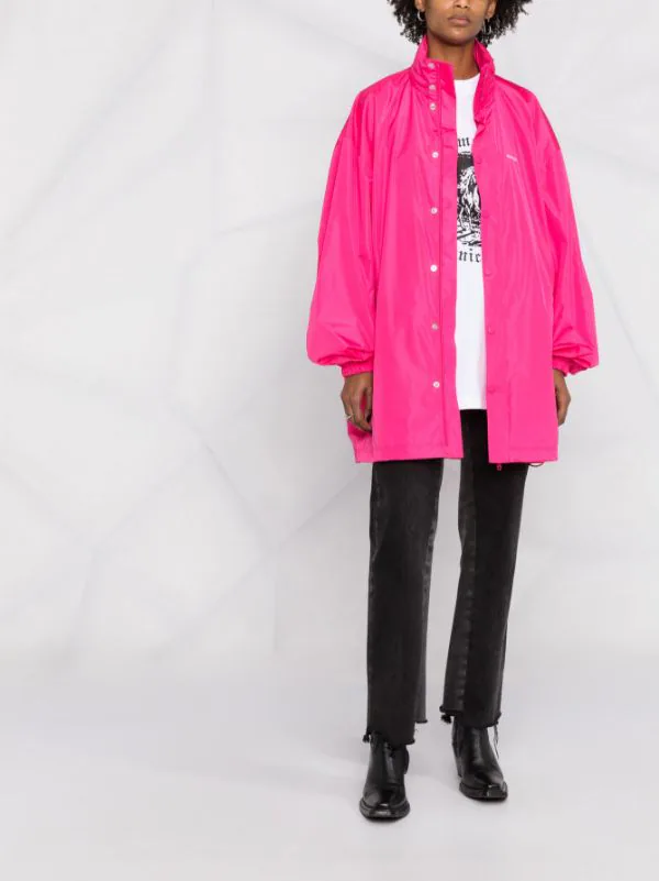 ( Positively Conscious ) Balenciaga Imperméable à Logo Imprimé Femme 4 ( Positively Conscious ) Balenciaga Imperméable à Logo Imprimé Femme – Image 2