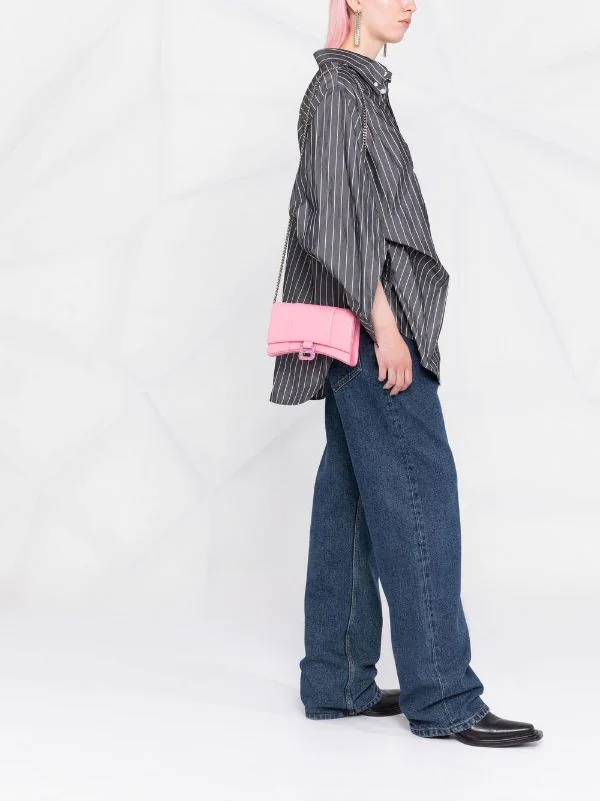 ( Positively Conscious ) Balenciaga Portefeuille Hourglass à Bride En Chaîne Femme 4 ( Positively Conscious ) Balenciaga Portefeuille Hourglass à Bride En Chaîne Femme – Image 2