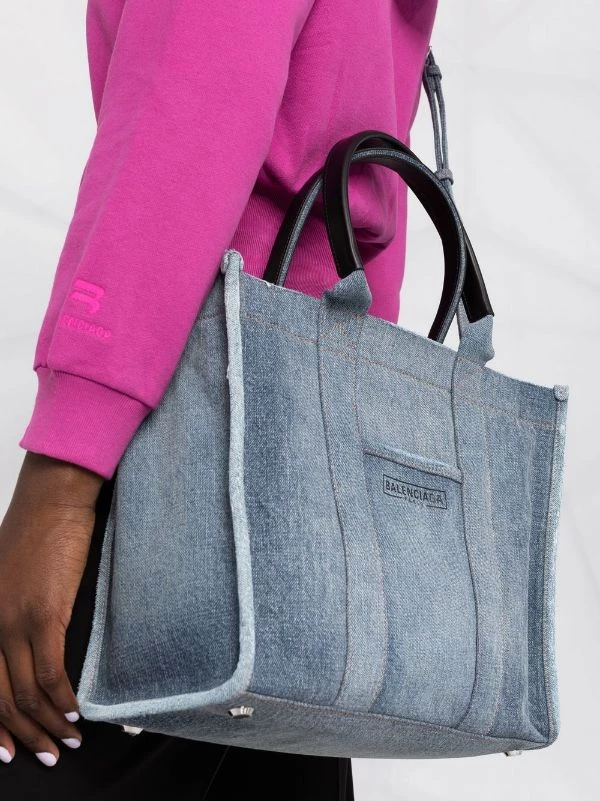 ( Positively Conscious ) Balenciaga Sac Banane Hardware En Jean Femme 5 ( Positively Conscious ) Balenciaga Sac Banane Hardware En Jean Femme – Image 3